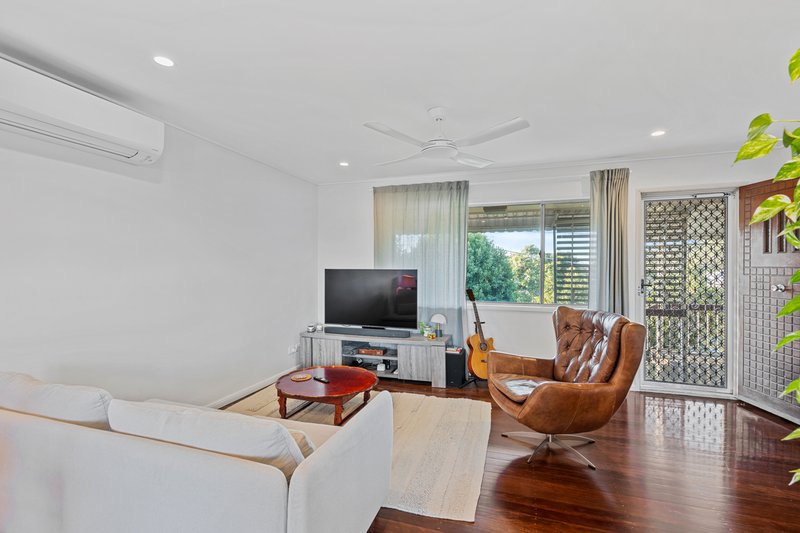 Photo - 4 Truscott Street, Moorooka QLD 4105 - Image 2