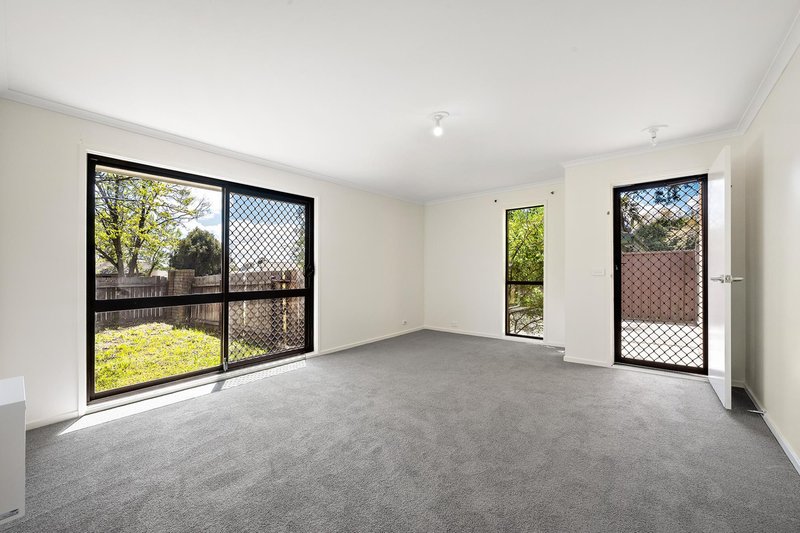 Photo - 4 Tuart Place, Rivett ACT 2611 - Image 2