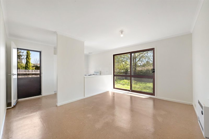 Photo - 4 Tuart Place, Rivett ACT 2611 - Image 3