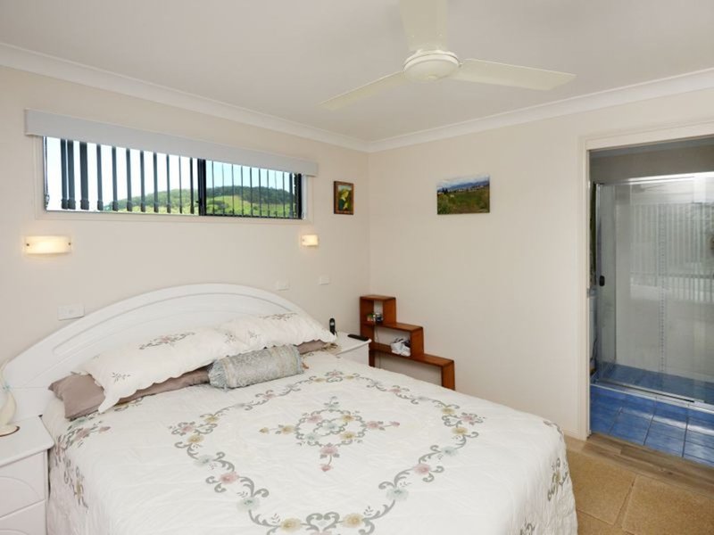 Photo - 4 Tuckeroo Close, Coffs Harbour NSW 2450 - Image 11