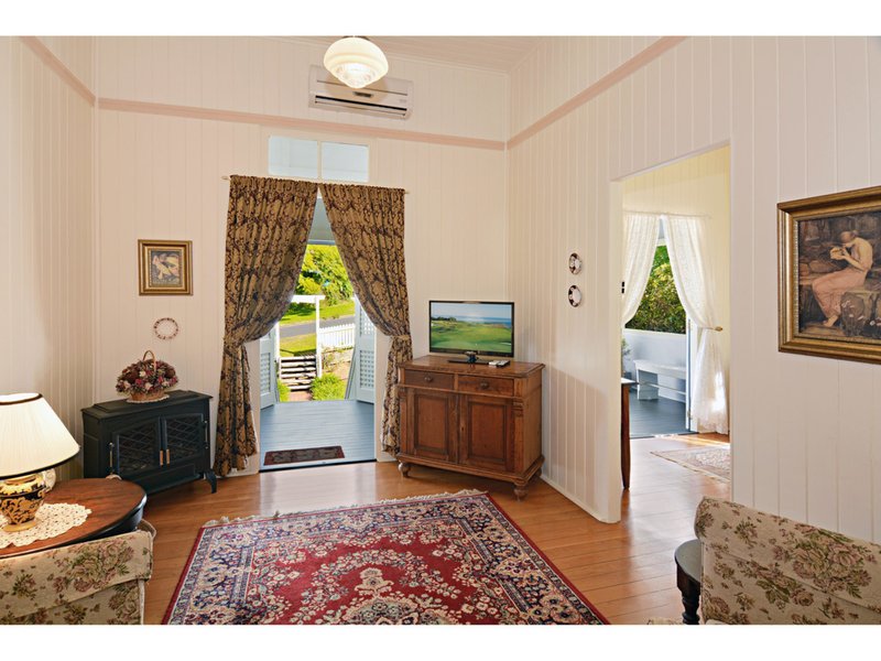 Photo - 4 Tulip Street, Maleny QLD 4552 - Image 10