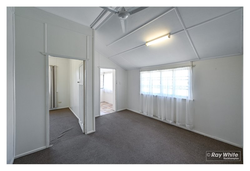 Photo - 4 Tung Yeen Street, Park Avenue QLD 4701 - Image 14