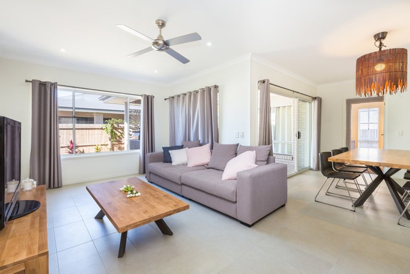 Photo - 4 Turner Crescent, Ormeau Hills QLD 4208 - Image 4