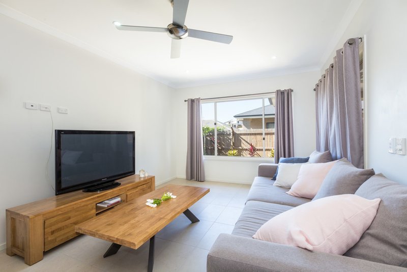 Photo - 4 Turner Crescent, Ormeau Hills QLD 4208 - Image 5