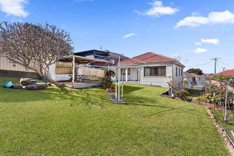 Photo - 4 Turpin Avenue, Warrawong NSW 2502 - Image 8