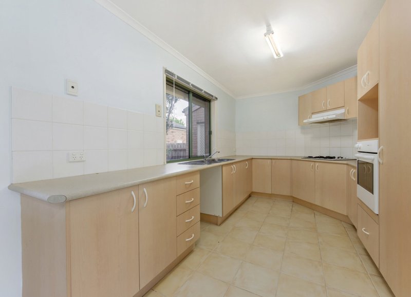 Photo - 4 Twyford Close, Hillside VIC 3037 - Image 4