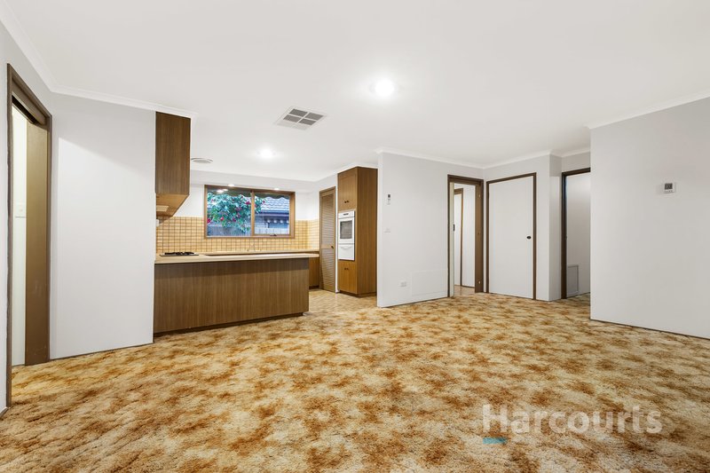 Photo - 4 Tyloid Square, Wantirna VIC 3152 - Image 6