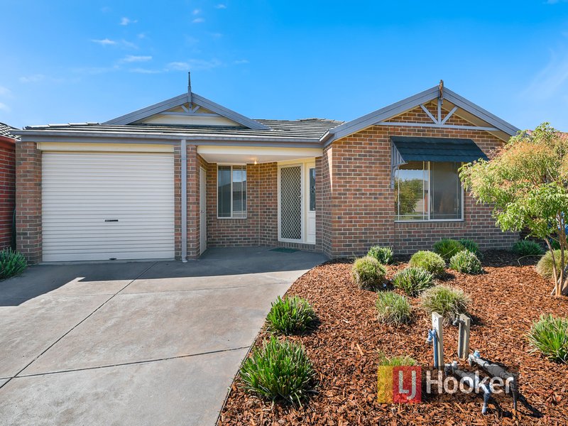 4 Tyndall Street, Cranbourne East VIC 3977