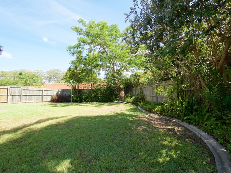 Photo - 4 Tyron Close, Springwood QLD 4127 - Image 12