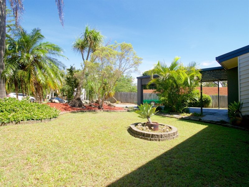 Photo - 4 Tyron Close, Springwood QLD 4127 - Image 13