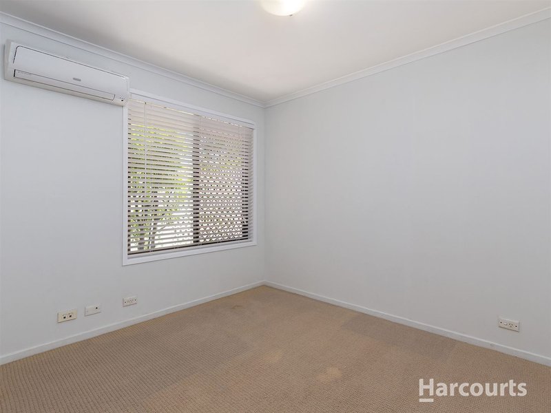 Photo - 4 Tyrrell Ct , Petrie QLD 4502 - Image 10