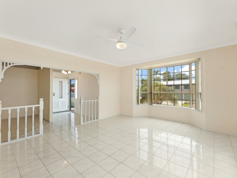 Photo - 4 Ungowa Avenue, Pialba QLD 4655 - Image 9