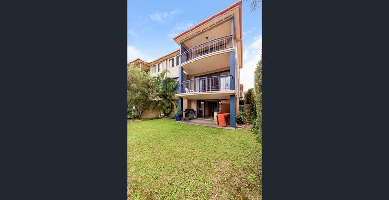 Photo - 4 University Dr , Robina QLD 4226 - Image 10