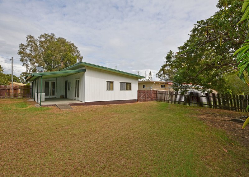 Photo - 4 Urangan Street, Torquay QLD 4655 - Image 12