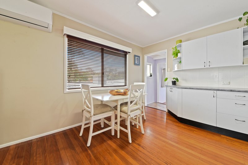 Photo - 4 Ure Street, Wynnum QLD 4178 - Image 4