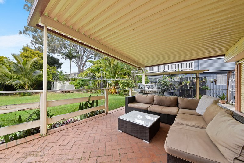 Photo - 4 Ure Street, Wynnum QLD 4178 - Image 11