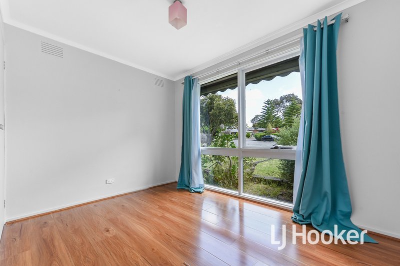 Photo - 4 Urquhart Court, Hampton Park VIC 3976 - Image 7