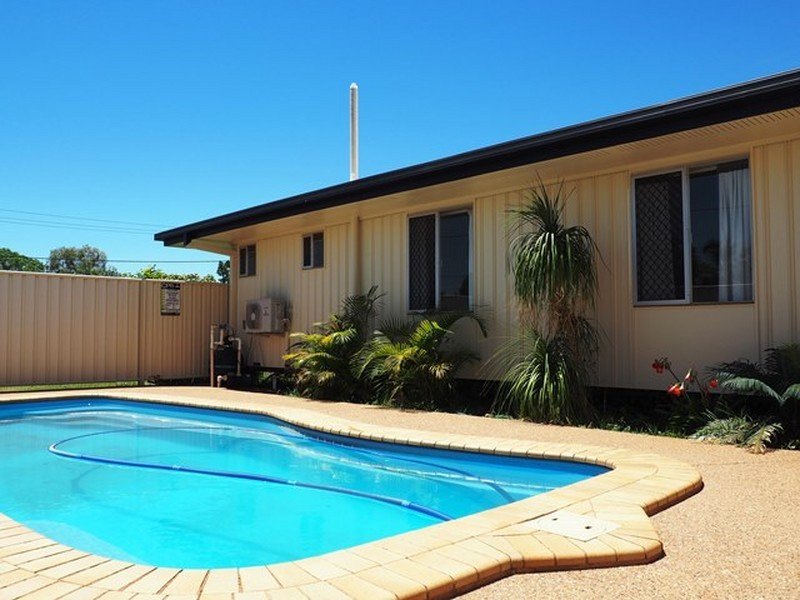 Photo - 4 Urquhart Street, Mount Isa QLD 4825 - Image 2