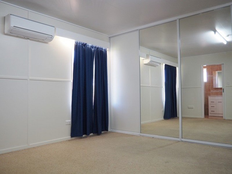 Photo - 4 Urquhart Street, Mount Isa QLD 4825 - Image 6