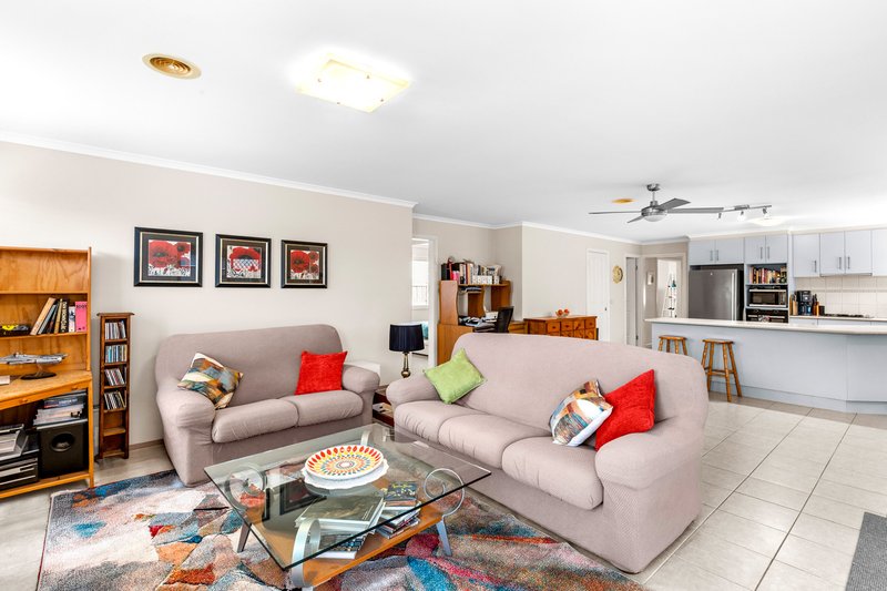 Photo - 4 Valencia Lane, Werribee VIC 3030 - Image 9