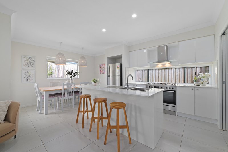 Photo - 4 Valour Street, Palmview QLD 4553 - Image 1