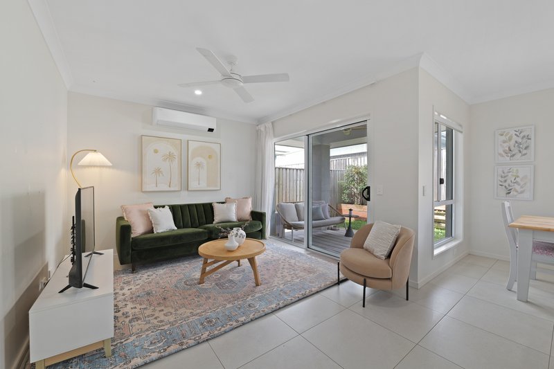 Photo - 4 Valour Street, Palmview QLD 4553 - Image 2