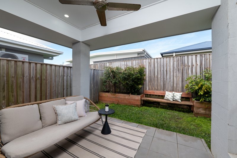 Photo - 4 Valour Street, Palmview QLD 4553 - Image 7