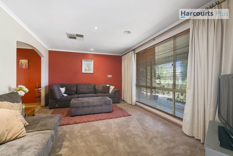 Photo - 4 Vennachar Drive, Hallett Cove SA 5158 - Image 4