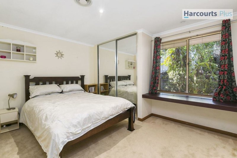 Photo - 4 Vennachar Drive, Hallett Cove SA 5158 - Image 12