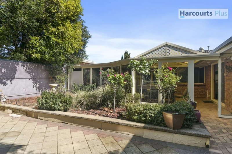 Photo - 4 Vennachar Drive, Hallett Cove SA 5158 - Image 16