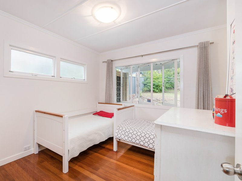 Photo - 4 Verbena Street, Mount Gravatt QLD 4122 - Image 7