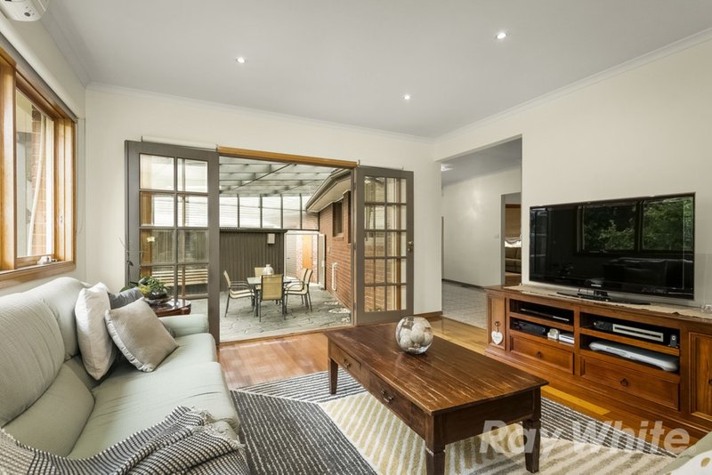 Photo - 4 Vermont Street, Glen Waverley VIC 3150 - Image 6