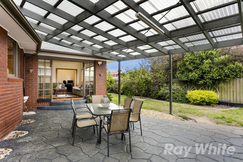 Photo - 4 Vermont Street, Glen Waverley VIC 3150 - Image 10