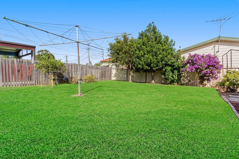 Photo - 4 Veron Street, Fairfield East NSW 2165 - Image 9