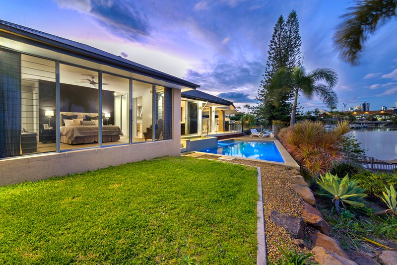 Photo - 4 Vevey St , Mermaid Waters QLD 4218 - Image 7