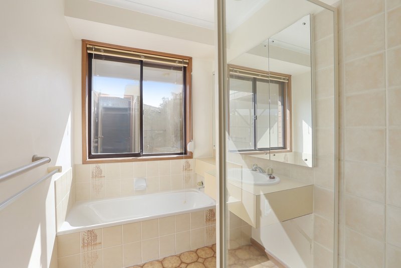 Photo - 4 Vickers Court, Corio VIC 3214 - Image 5