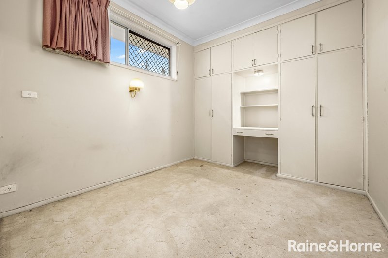 Photo - 4 Victoria Crescent, New Lambton Heights NSW 2305 - Image 9