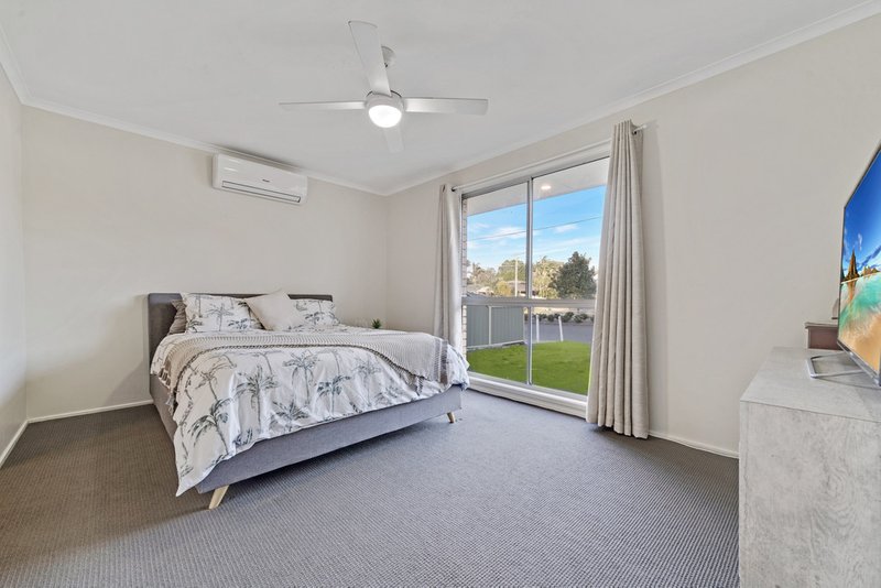 Photo - 4 Village Drive, Daisy Hill QLD 4127 - Image 12