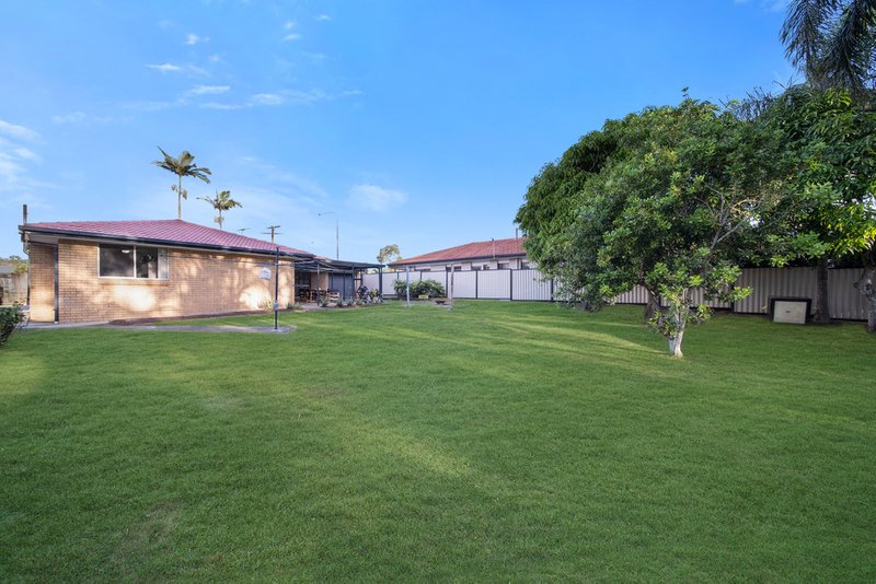 Photo - 4 Village Drive, Daisy Hill QLD 4127 - Image 16