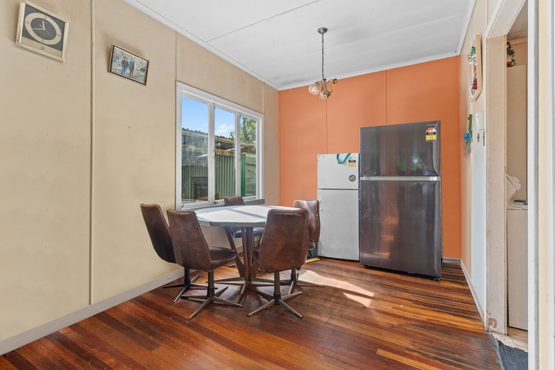 Photo - 4 Vineyard Street, One Mile QLD 4305 - Image 4