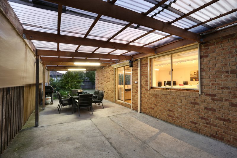 Photo - 4 Volantis Crescent, Roxburgh Park VIC 3064 - Image 15