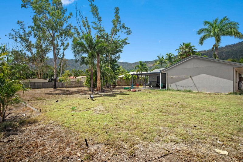 Photo - 4 Wahoo Court, Jubilee Pocket QLD 4802 - Image 2