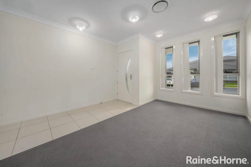 Photo - 4 Wakeling Drive, Edmondson Park NSW 2174 - Image 2