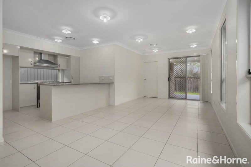 Photo - 4 Wakeling Drive, Edmondson Park NSW 2174 - Image 3