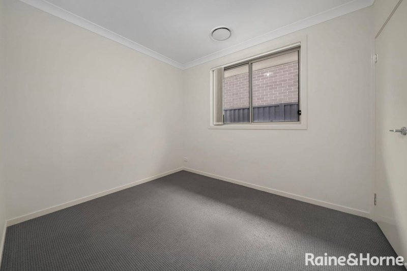 Photo - 4 Wakeling Drive, Edmondson Park NSW 2174 - Image 8