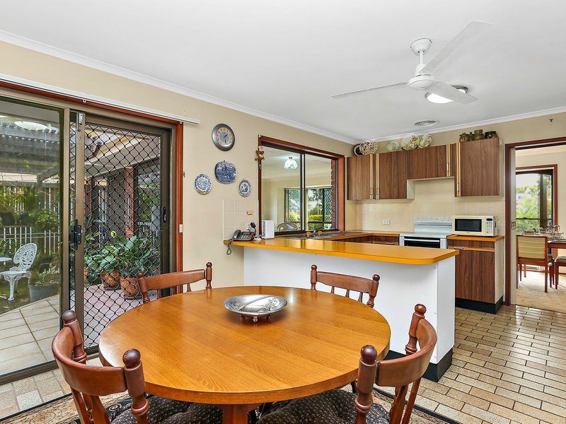 Photo - 4 Walker Court, Banksia Beach QLD 4507 - Image 7