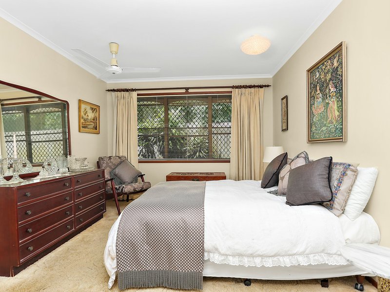 Photo - 4 Walker Court, Banksia Beach QLD 4507 - Image 9