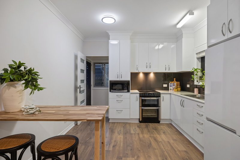 Photo - 4 Walkers Drive, Balmoral QLD 4171 - Image 8