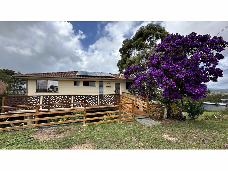 Photo - 4 Wallaroo Street, Coomba Park NSW 2428 - Image 1