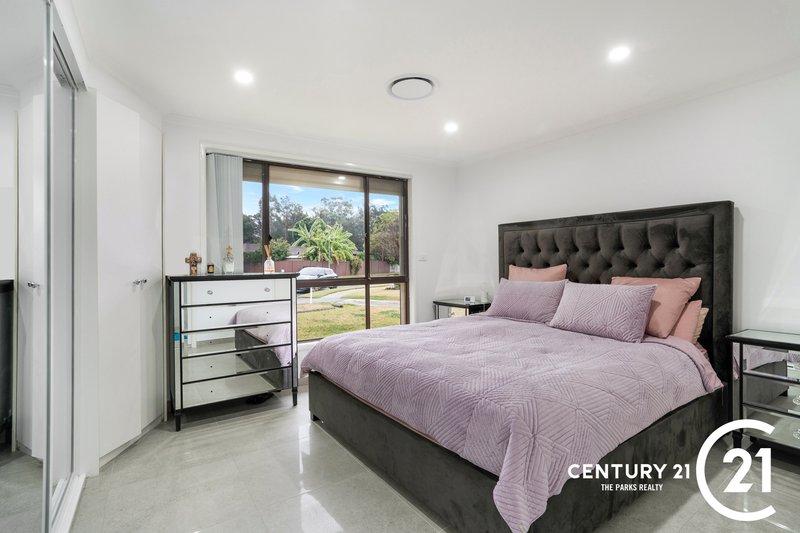 Photo - 4 Walsh Close, Edensor Park NSW 2176 - Image 6